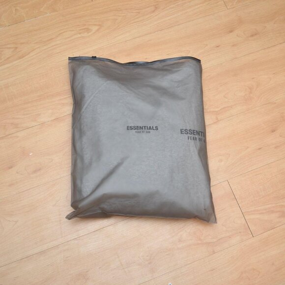 Essentials Fear of God Men's Pullover Hoodie Medium BNWT - Picture 9 of 10